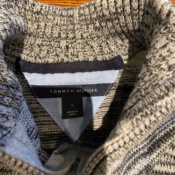 Boys Tommy Hilfriger Half Zip US5 - Picture 4 of 4